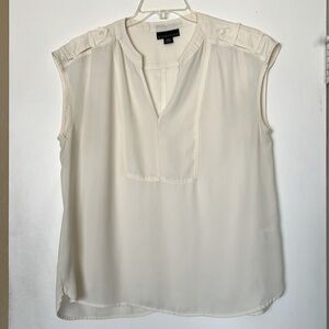 Excellent top for Summer weather! Great for work or fun.